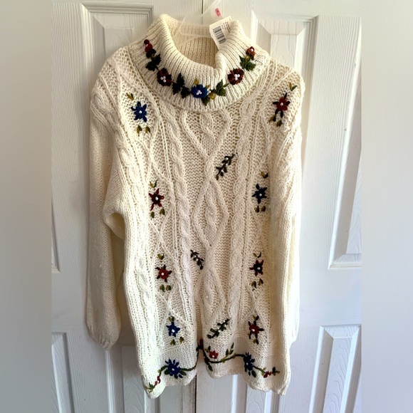 Bobbie Brooks Sweaters - Knitted By Hand Women's Large Sweater Pullover Vintage Granny turtle neck floral
